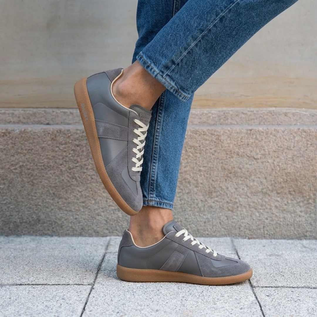 SNURKY GAT Vintage Sneaker Grau/Gum am Fuß – Budenswher-Schuhe getragen