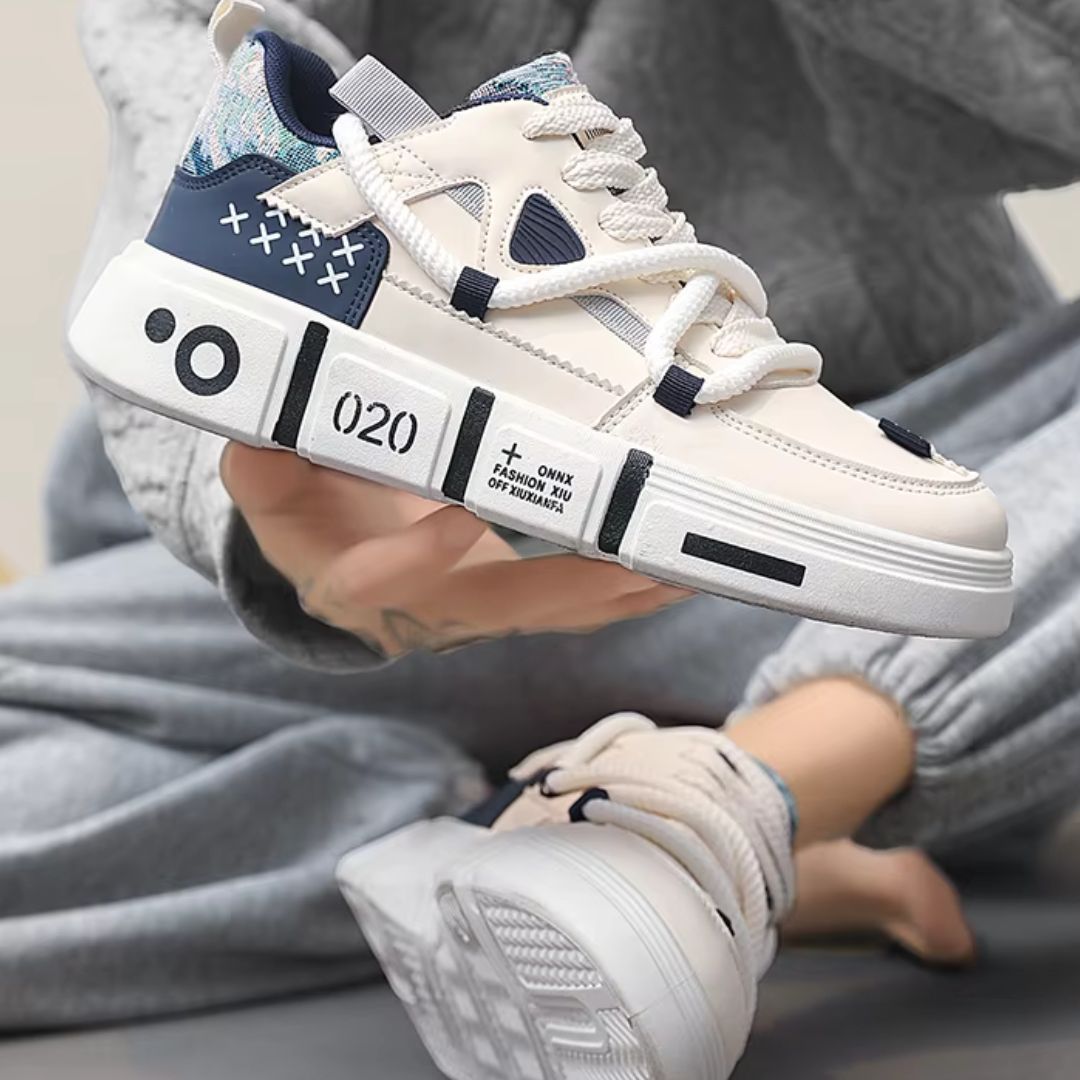 Snurky 020 weiße Sneaker mit blauen Akzenten – Detailaufnahme des Materials